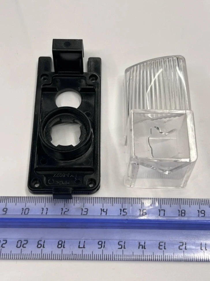 Адаптер под заднюю камеру в подсветку номера Nissan GT-R, Tiida хэтч.